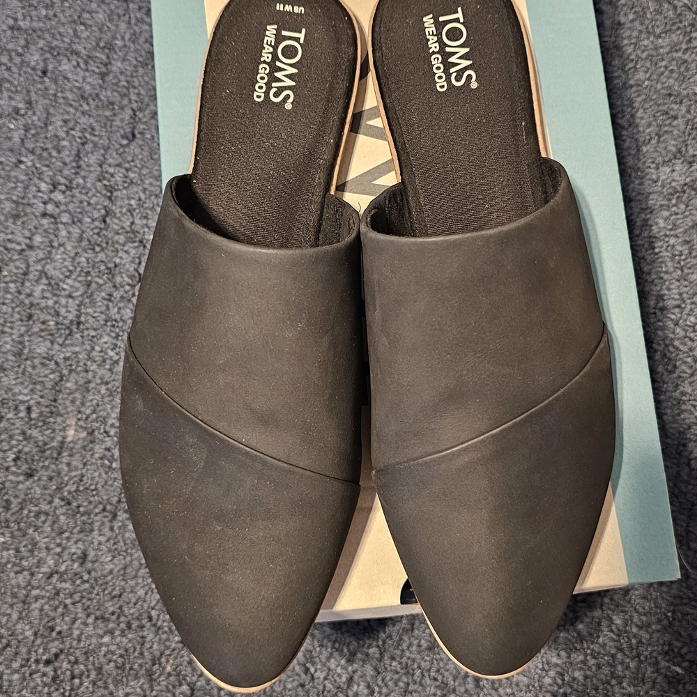 TOMS Women's Black Slip-On Mules